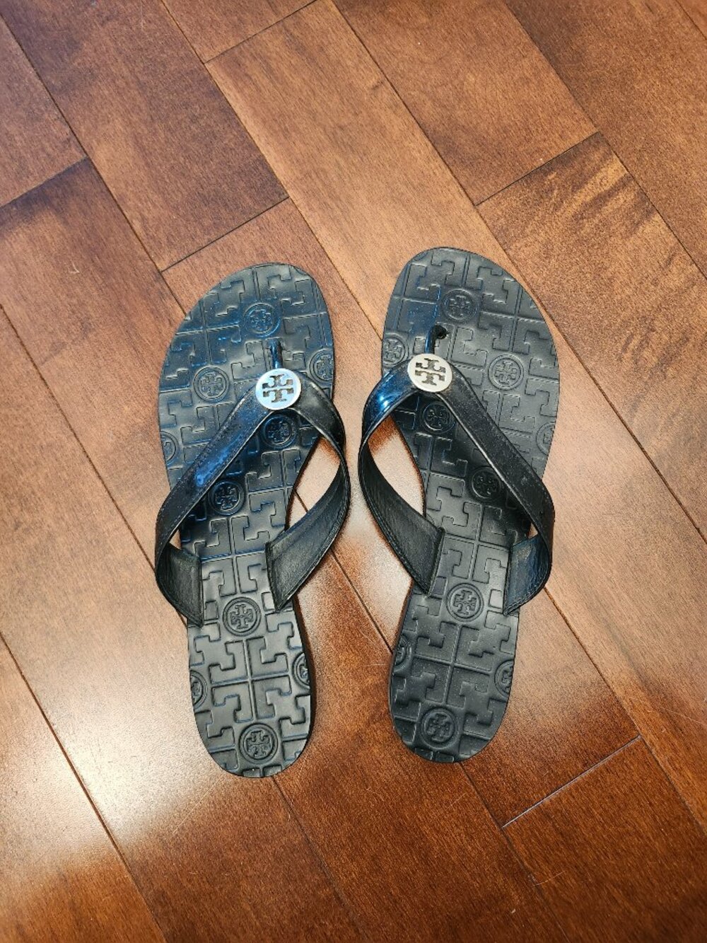 Tory Burch women's Thora thong sandals in size 9